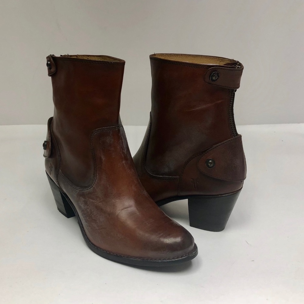 Frye Jackie Bootie  Zip short-SVL Boot Redwood New